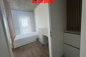 Pronájem moderního, kompletně zařízeného bytu 1+kk, parkovací stání v ceně, v blízkosti centra, ulice Bohunická, ABT park
