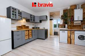 Prodej atypického bytu 2+kk, ul.Charbulova – Černovice, velký sklep, zahrada