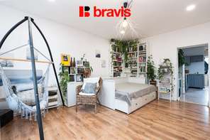 Prodej atypického bytu 2+kk, ul.Charbulova – Černovice, velký sklep, zahrada