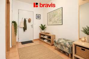 Pronájem prostorného bytu 1+kk se spací nikou, Brno - Staré Brno, ulice Vodní, balkon, kompletně zařízený