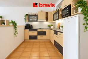 Pronájem prostorného bytu 1+kk se spací nikou, Brno - Staré Brno, ulice Vodní, balkon, kompletně zařízený