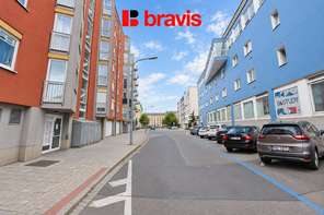 Pronájem prostorného bytu 1+kk se spací nikou, Brno - Staré Brno, ulice Vodní, balkon, kompletně zařízený