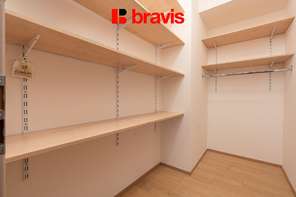 Pronájem krásného bytu 2+kk, 79m2, ulice Mezírka, Brno - střed, terasa, šatna, klimatizace, internet.
