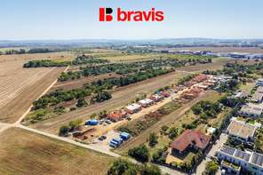 Prodej moderní, nízkoenergetické novostavby, byt 4+kk, 80,6m², Tuřany, dvě terasy, zahrada 56,6m² možnost sklepa a parkování