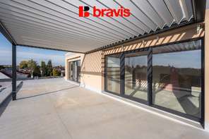 Prodej novostavby luxusního bytu 4+kk, 103,4 m², Horní Heršpice, terasa s dechberoucím výhledem 57,24 m², 2x parkování, sklep