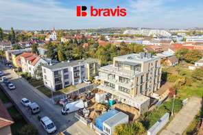Prodej novostavby luxusního bytu 4+kk, 103,4 m², Horní Heršpice, terasa s dechberoucím výhledem 57,24 m², 2x parkování, sklep