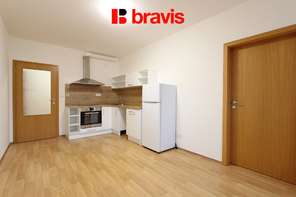Pronájem bytu 2+kk, Brno - Řečkovice, ulice Nachová, balkon, 2x úložná místnost s okny, klidná lokalita, šatna