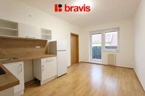Pronájem bytu 2+kk, Brno - Řečkovice, ulice Nachová, balkon, 2x úložná místnost s okny, klidná lokalita, šatna