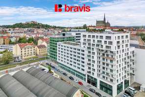 Pronájem částečně zařízeného moderního bytu 1+kk, rezidence NOVÉ SADY, ul. Fuchsova, novostavba, klimatizace, balkon, garážové stání