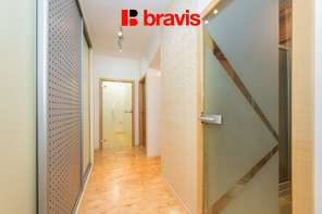 Prodej krásného bytu, klidná lokalita nedaleko centra, 2+1, 60 m², balkon, prostorná šatna, Brno - Štýřice, ulice Strž