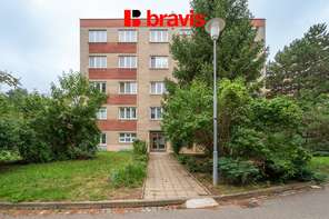 Prodej krásného bytu, klidná lokalita nedaleko centra, 2+1, 60 m², balkon, prostorná šatna, Brno - Štýřice, ulice Strž