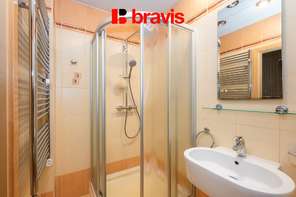 Prodej krásného bytu, klidná lokalita nedaleko centra, 2+1, 60 m², balkon, prostorná šatna, Brno - Štýřice, ulice Strž