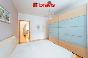 Prodej krásného bytu, klidná lokalita nedaleko centra, 2+1, 60 m², balkon, prostorná šatna, Brno - Štýřice, ulice Strž