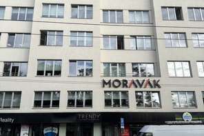 Pronájem kanceláře, Brno - střed, Moravské náměstí, komerční budova Moravák