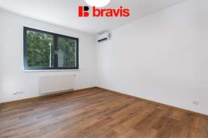 Pronájem rodinného domu, Brno - Maloměřice, ul. Vrbí, novostavba, dvojgaráž, zahrada, nízké provozní náklady