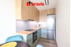 Pronájem bytu 2+kk 37 m², ul. Bohunická, kompletně zařízený, sklep, parkovací stání, výtah, internet v ceně