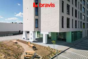 Pronájem bytu 2+kk 37 m², ul. Bohunická, kompletně zařízený, sklep, parkovací stání, výtah, internet v ceně