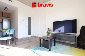 Pronájem bytu 2+kk 37 m², ul. Bohunická, kompletně zařízený, sklep, parkovací stání, výtah, internet v ceně