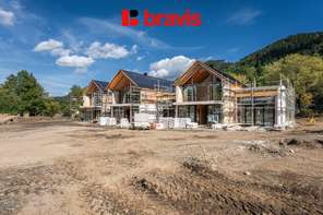 Prodej moderního bytu 2+kk se zahradou 325 m² v srdci Beskyd – Ostravice, projekt FOX ROX, parkování, sklad