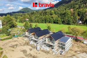 Prodej moderního bytu 2+kk se zahradou 325 m² v srdci Beskyd – Ostravice, projekt FOX ROX, parkování, sklad