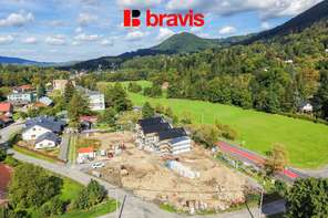 Prodej moderního bytu 2+kk se zahradou 325 m² v srdci Beskyd – Ostravice, projekt FOX ROX, parkování, sklad