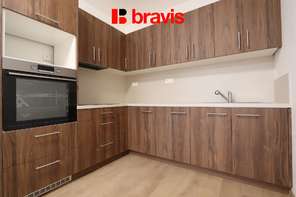 Pronájem prostorného bytu 1+kk, Brno - Starý Lískovec, ul. Kroupova, novostavba, parkovací stání, sklep