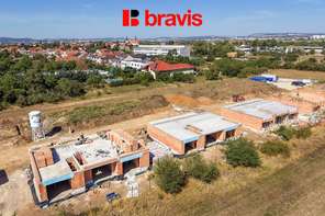 Prodej moderního vilabytu 4+kk: Brno - Tuřany, 103m2,  2 terasy, zahrádka 27,6 m2, parkování