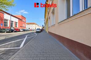 Pronájem bytu 2+1 56 m², Brno - Husovice, centrum, klidný vnitroblok, kolárna