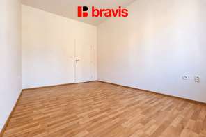 Pronájem bytu 2+1 56 m², Brno - Husovice, centrum, klidný vnitroblok, kolárna
