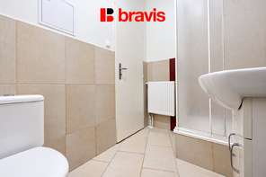 Pronájem bytu 2+1 56 m², Brno - Husovice, centrum, klidný vnitroblok, kolárna