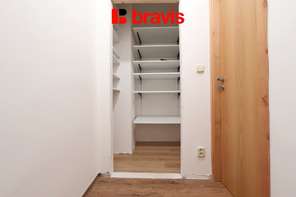 Pronájem bytu 3+kk 76 m², Brno - Staré Brno, šatna, komora, lodžie, dochozí vzdálenost na náplavku
