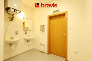 Pronájem obchodních prostor, 277 m², ulice Žerotínova, Vyškov, možnost přestavby, garážové stání