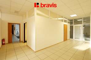 Pronájem obchodních prostor, 277 m², ulice Žerotínova, Vyškov, možnost přestavby, garážové stání