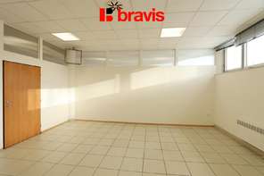 Pronájem obchodních prostor, 277 m², ulice Žerotínova, Vyškov, možnost přestavby, garážové stání