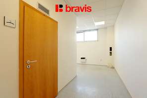 Pronájem obchodních prostor, 277 m², ulice Žerotínova, Vyškov, možnost přestavby, garážové stání