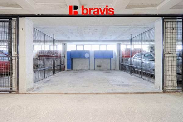 Prodej 2 garažových stání v parkovacím domě na ulici Herčíkova, Brno - Královo Pole, ostraha 24/7