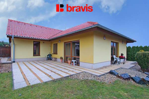 Pronájem RD 4+kk, Moravany u Brna, novostavba, zahrada, terasa, garáž, šatna