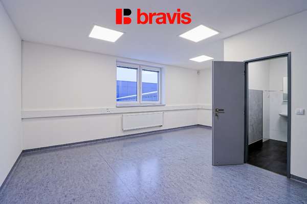 Podnájem kanceláře 29,5m² v nové administrativní budově v Popůvkách u Brna