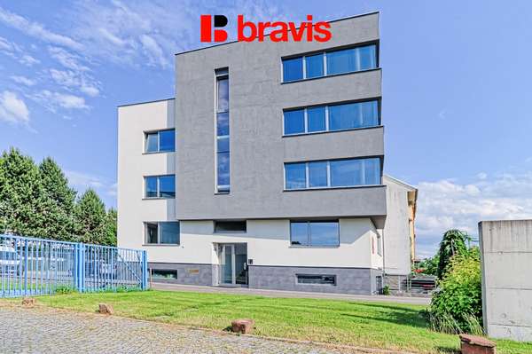 Pronájem moderní kanceláře, 50m2, ul. Jundrovská, Brno - Komín, možnost parkování