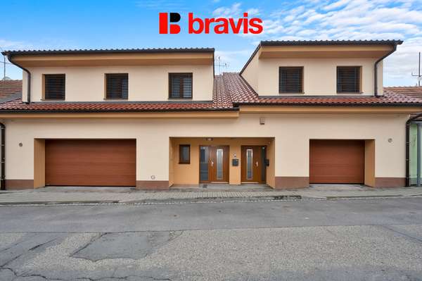 For sale luxury family house 6+kk and 3+kk, 2x double garage, Wolkerova street in the heart of Mikulov overlooking the historical