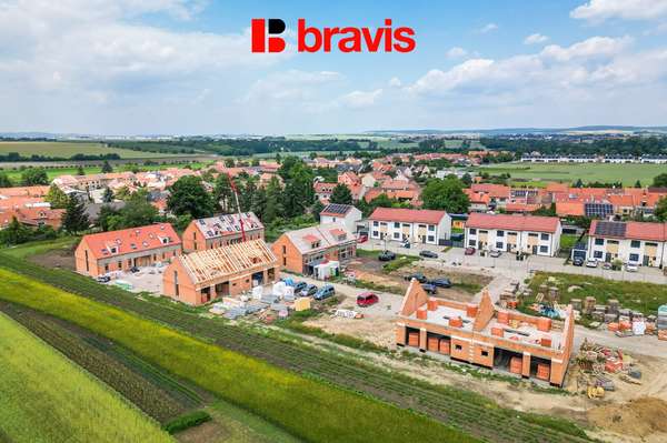 Prodej samostatného rodinného domu 6+kk (9), pozemek 294 m2,  v Kobylnicích u Brna, 3x parkovací stání, vysoký standard