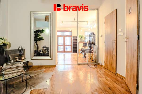 Prodej komerčního prostoru, ul. Veveří, Brno - Veveří, parkovací stání, výloha