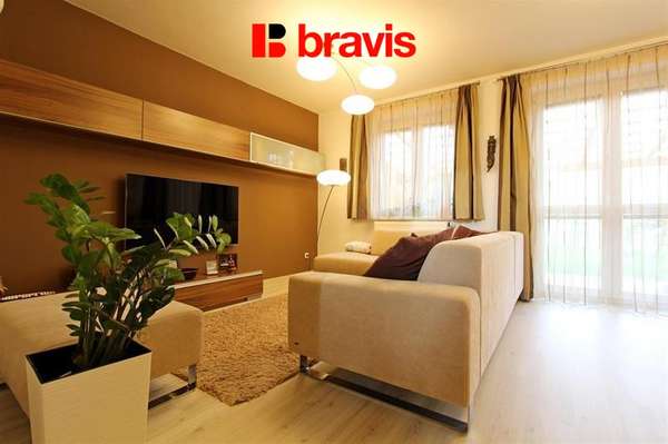 Pronájem RD 5+kk, Popůvky u Brna, 2 koupelny, zahrada