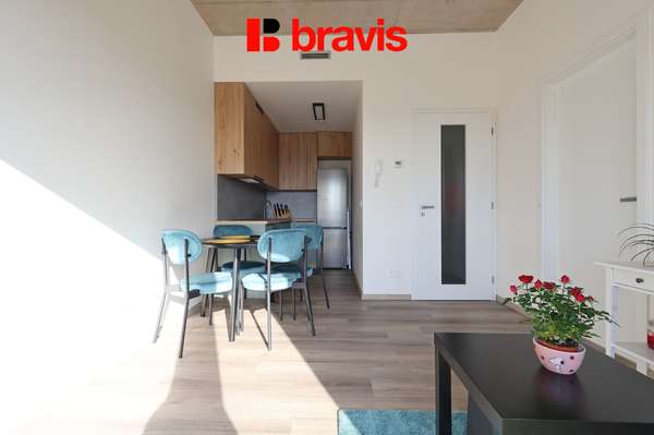 Pronájem bytu 2+kk 37 m², ul. Bohunická, kompletně zařízený, sklep, parkovací stání, výtah, internet v ceně