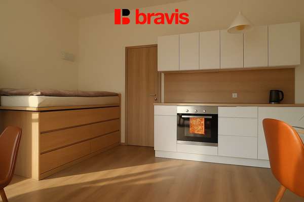 Pronájem bytu 1+kk, Brno-Zábrdovice, ul. Spolkova, zařízené, předzahrádka