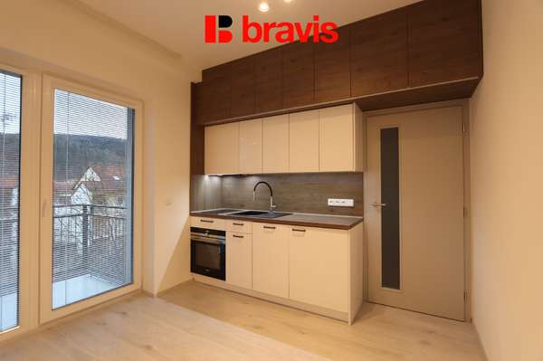 Pronájem bytu 2+kk, Kuřim, novostavba, částečně zařízené, parkování, výborná dostupnost do Brna, ul. Tyršova