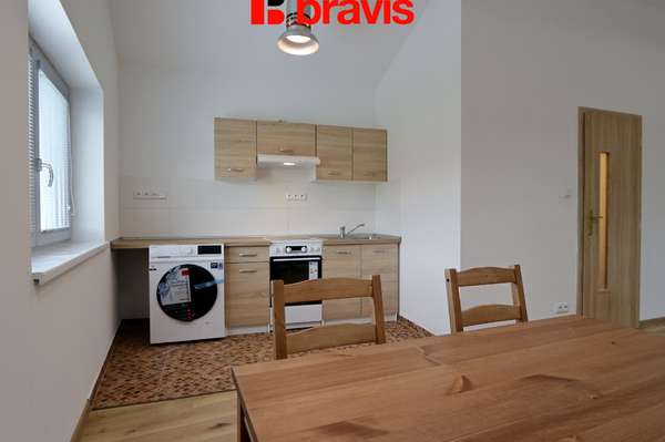 Pronájem mezonetového bytu 2+kk, Popůvky u Brna, parkování zdarma