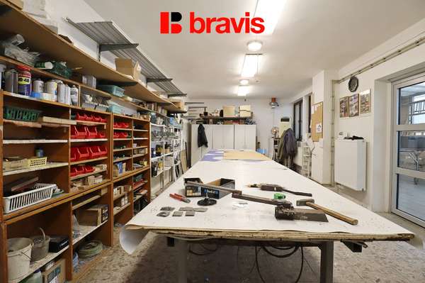 Rental of storage and production space, Brno - Dolní Heršpice, Havránkova Street, parking on own land