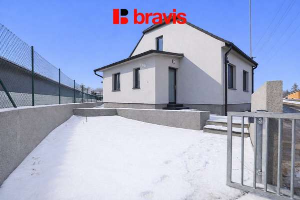 Pronájem rodinného domku 2+kk, Oslavany - Padochov, parkovací stání, dvorek