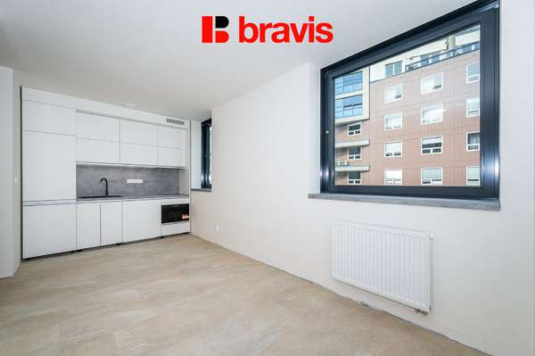 Pronájem bytu 1+kk, ulice Příkop, novostavba, klimatizace, sklep